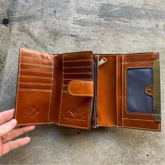 Patricia Nash Wallet Cognac Trifold Cametti Florence Leather EUC - Picture 6 of 8